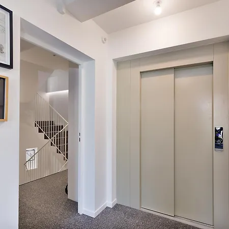 Apartment Emile Zola