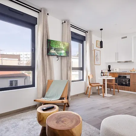 Apartment Emile Zola