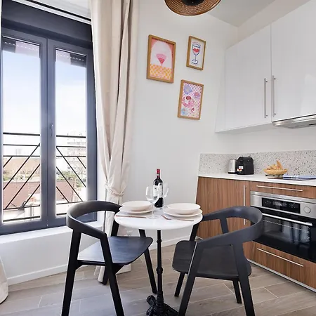 Apartment Emile Zola