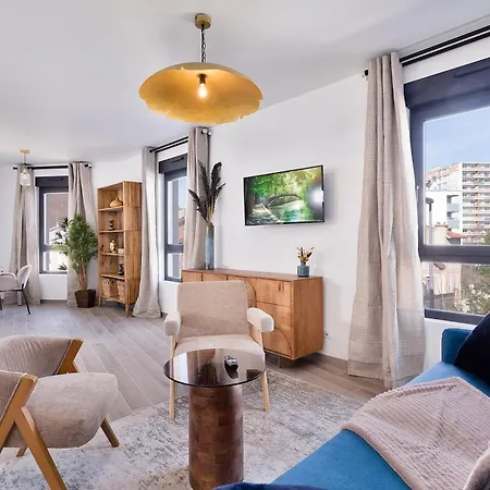 Apartment Emile Zola