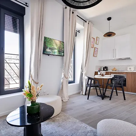 Apartment Emile Zola